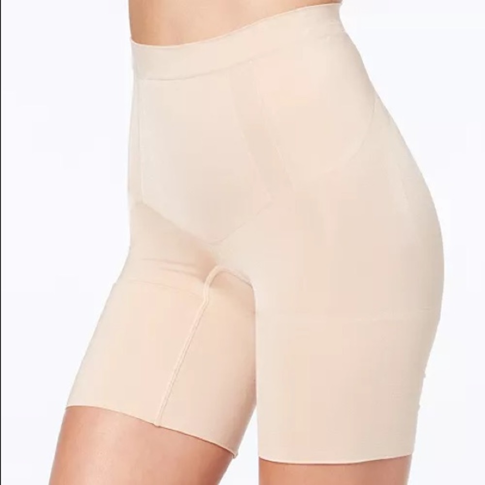 SPANX Women's OnCore Mid-Thigh Short